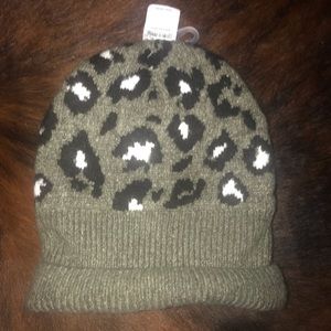 Leopard beanie American eagle